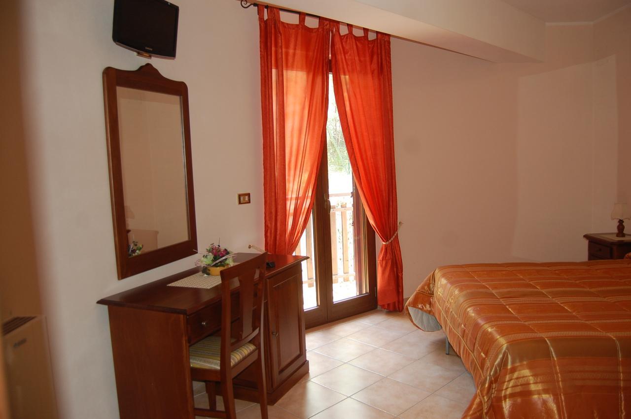B&B La Tana Dell'Orso Villalago 外观 照片