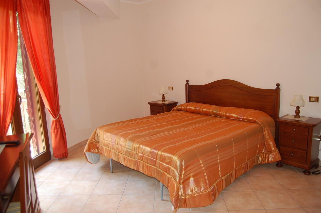 B&B La Tana Dell'Orso Villalago 外观 照片