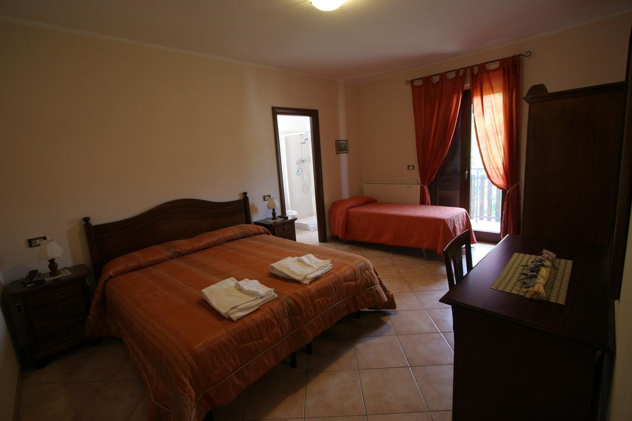 B&B La Tana Dell'Orso Villalago 外观 照片