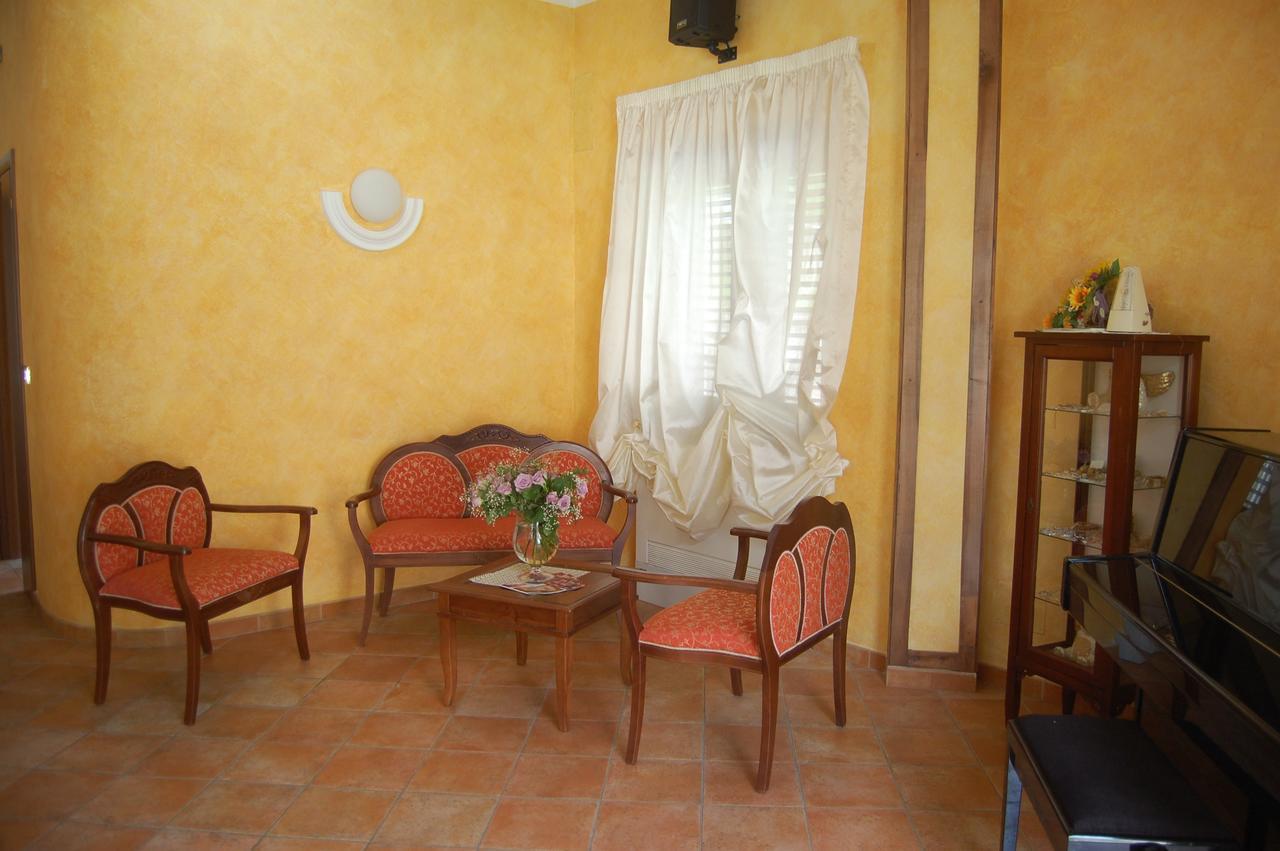 B&B La Tana Dell'Orso Villalago 外观 照片